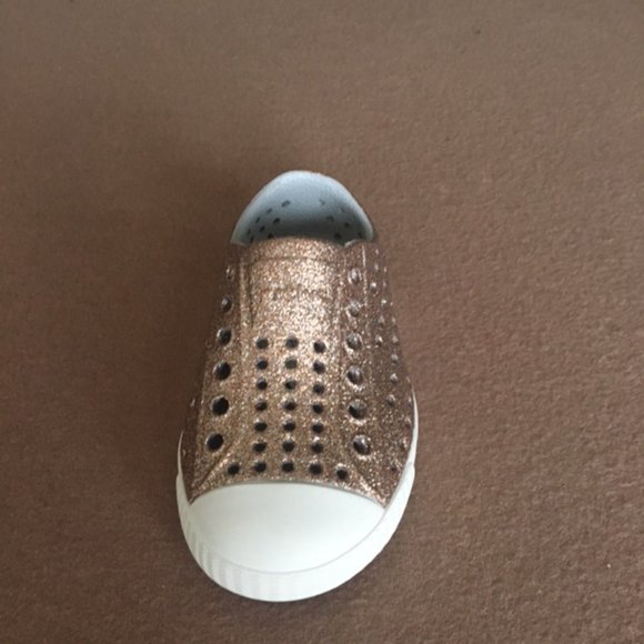 Native Jefferson Girls Vegan Child Metal Bling Kid's Clog New, Size 5, 6, 7 - Picture 3 of 8